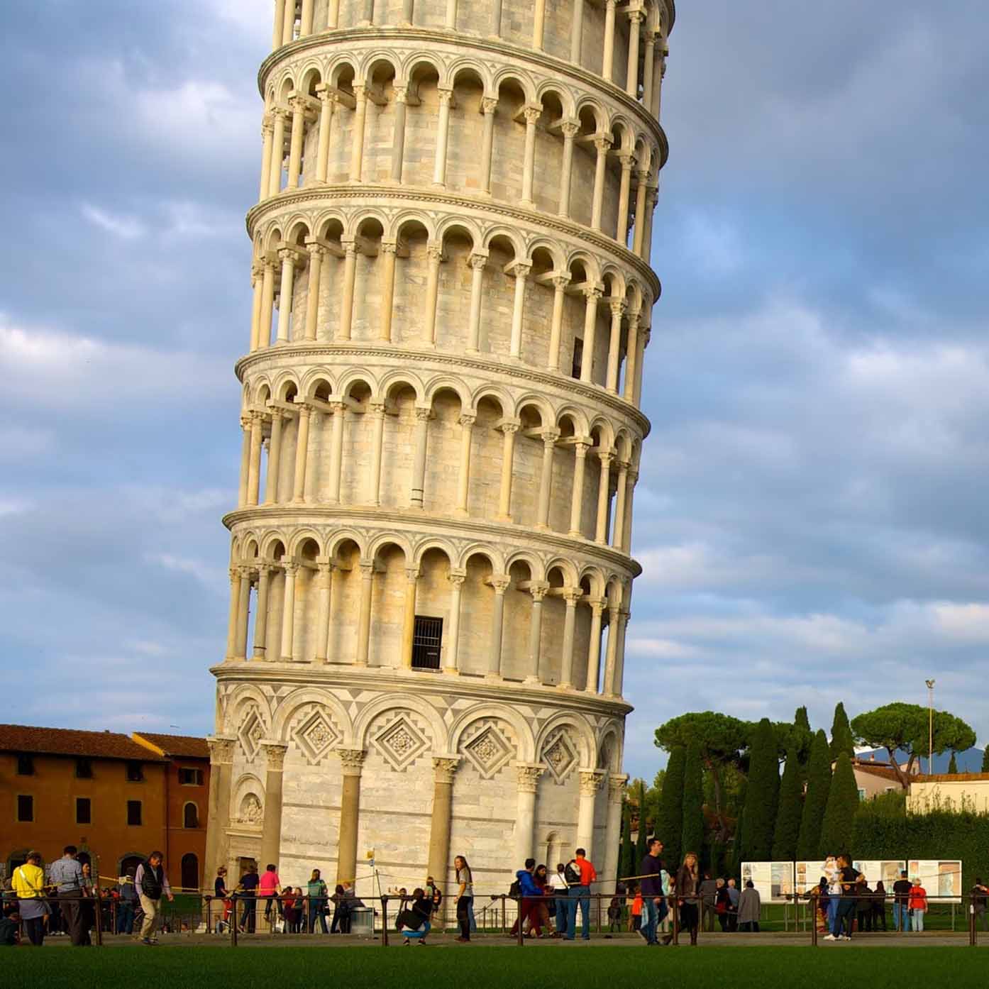 Pisa Reisgids: Ontdek de Unieke Charme van deze Italiaanse Stad
