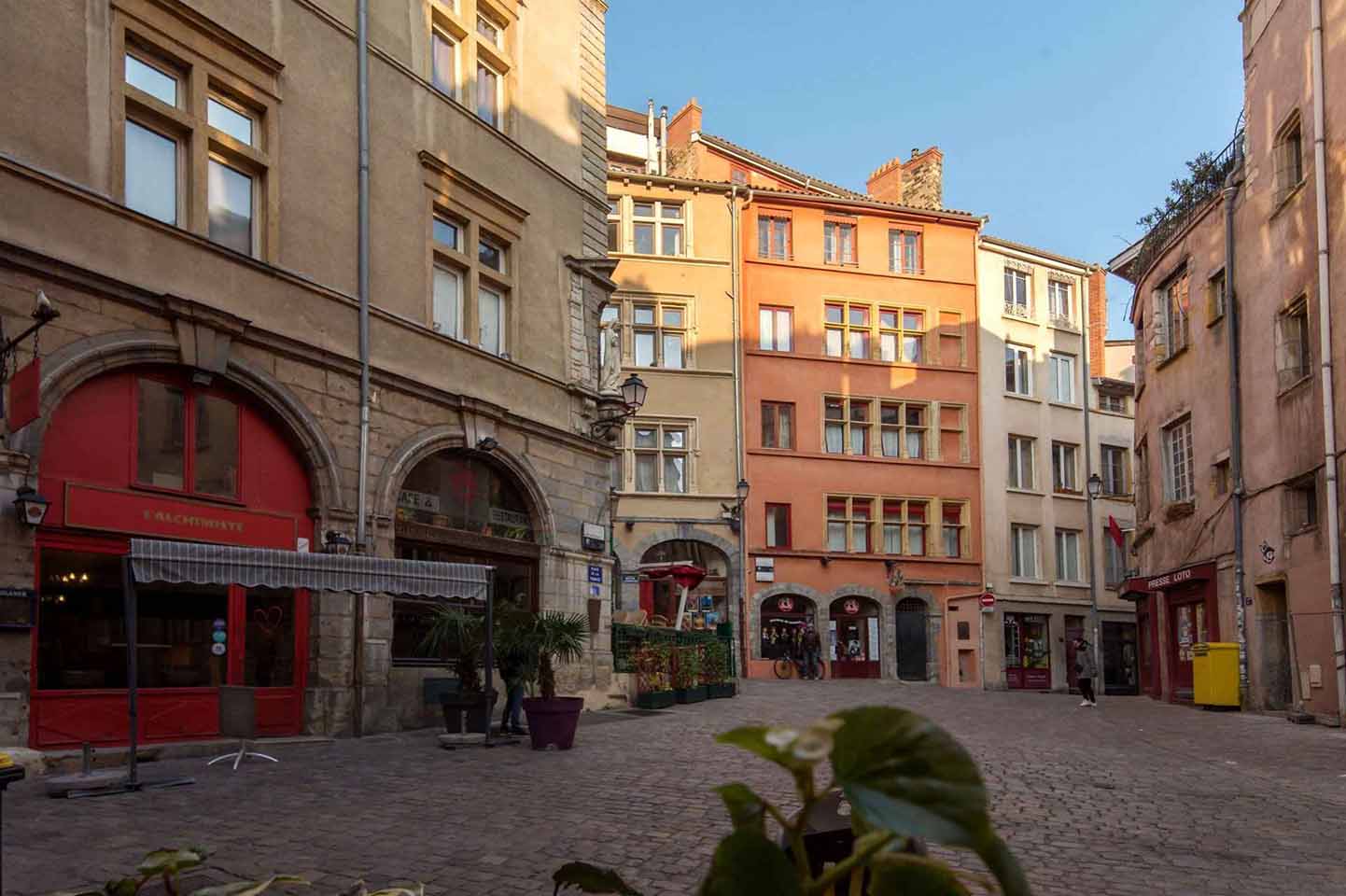 Nachtwandeling door het Oude Centrum van Lyon: Een Immersieve Historische Rondleiding